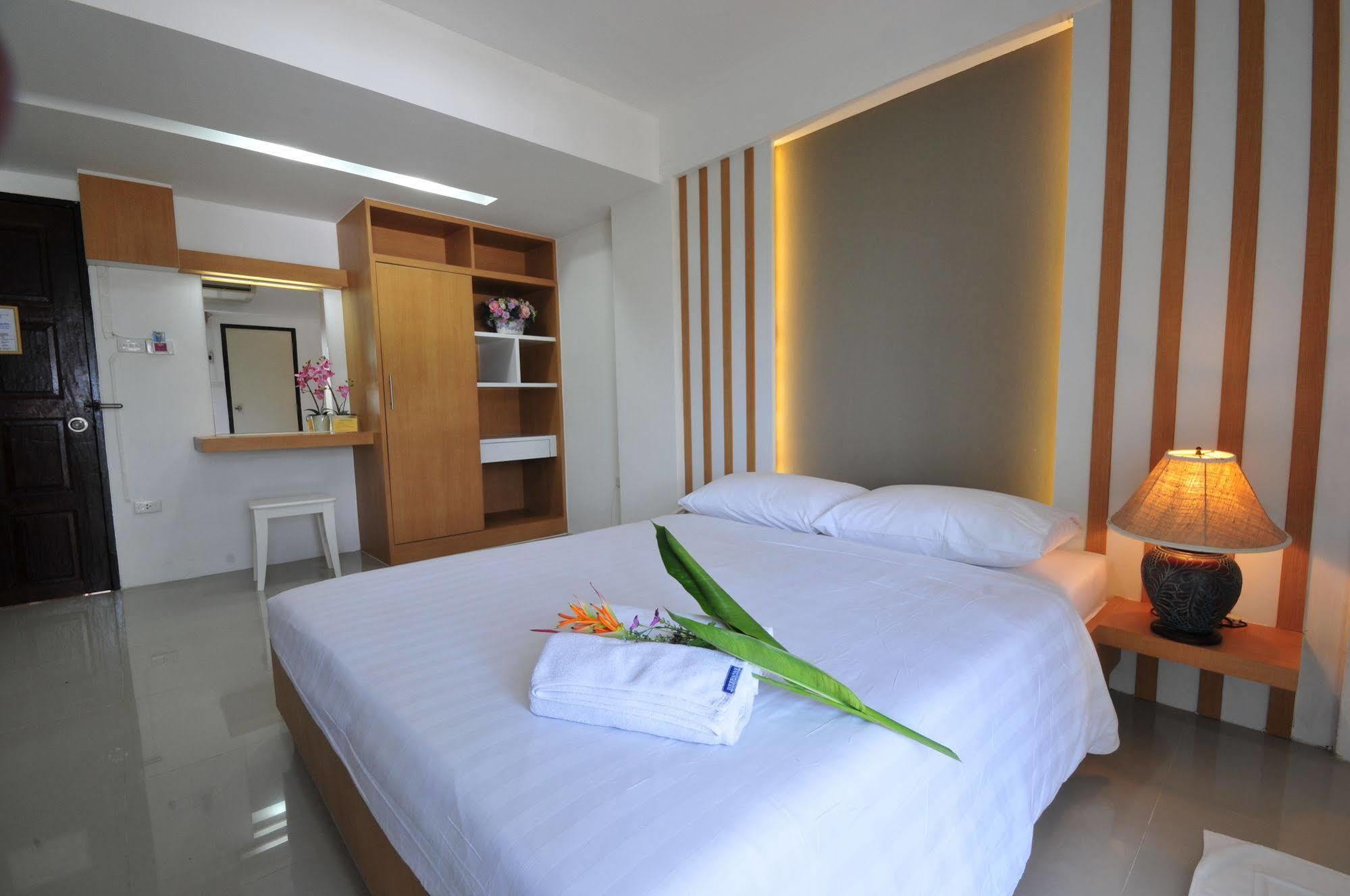 Beerapan Hotel Bangkok Exterior foto