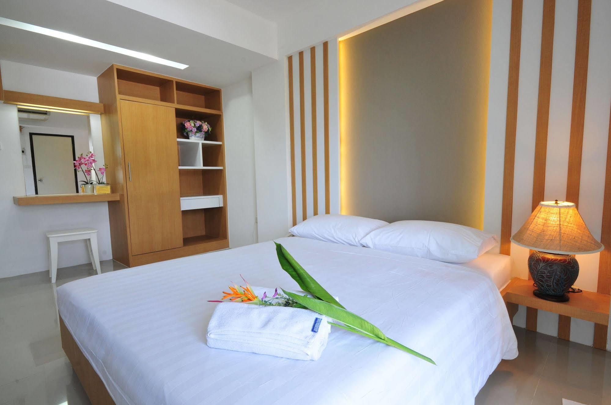 Beerapan Hotel Bangkok Exterior foto