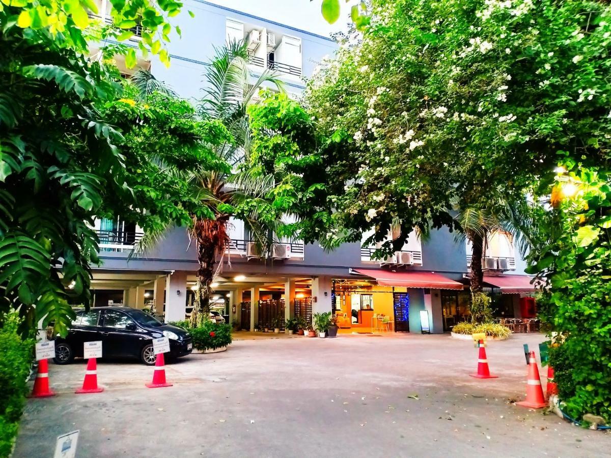 Beerapan Hotel Bangkok Exterior foto