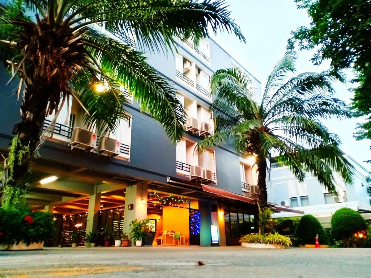 Beerapan Hotel Bangkok Exterior foto